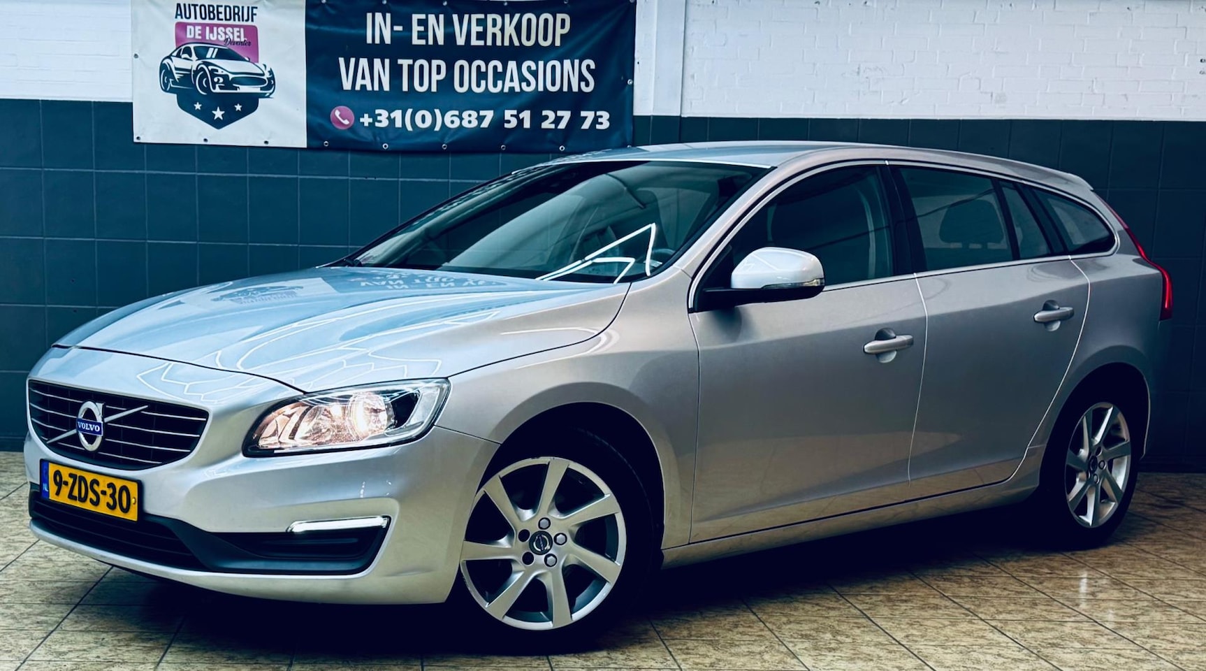 Volvo V60 - 1.6 T3 Momentum/ Rijklaar /Top Staat - AutoWereld.nl