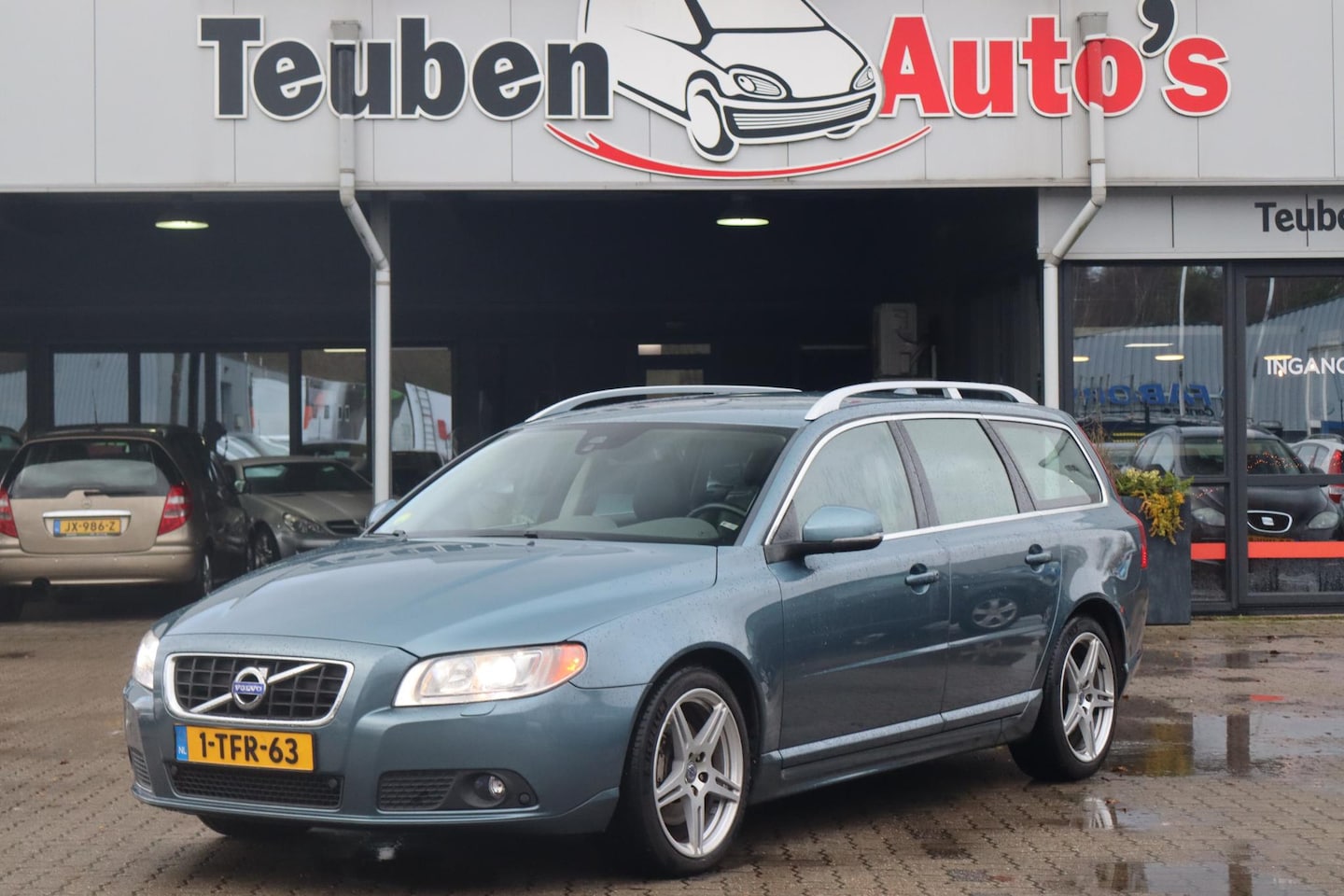 Volvo V70 - 2.0 D4 Summum Navigatie, Lederen interieur, Stoelverwarming, Trekhaak, Cruise control, Dis - AutoWereld.nl