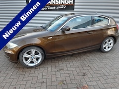 BMW 1-serie - 116i Business Line Edition Automaat | Clima | Navigatie | LM Velgen | Ruime instap | RIJKL