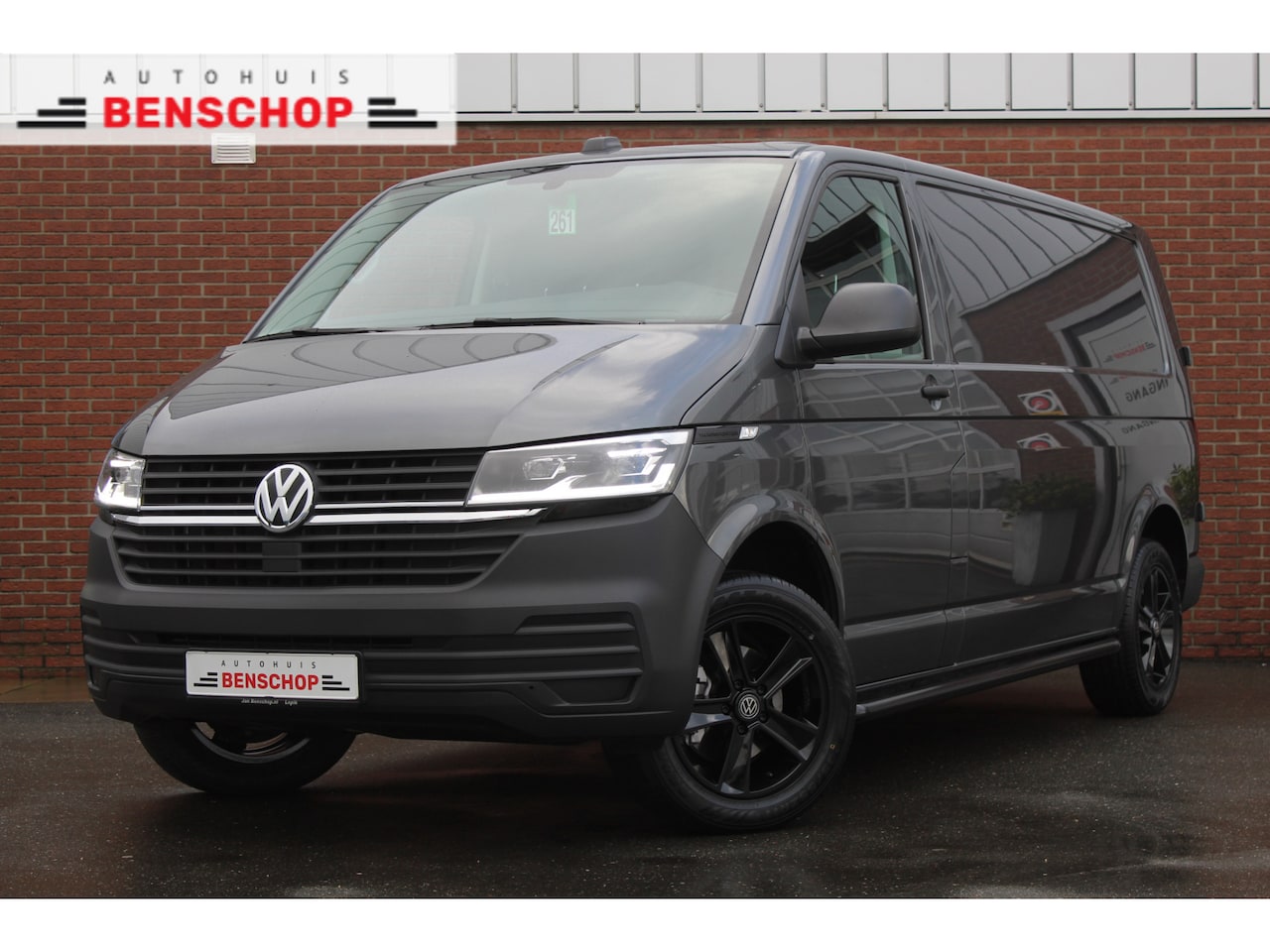 Volkswagen Transporter - T6.1 2.0 TDI 150PK L2H1 |17-INCH|ACHTERUITRIJCAMERA|LED|TREKHAAK|CRUISE| - AutoWereld.nl