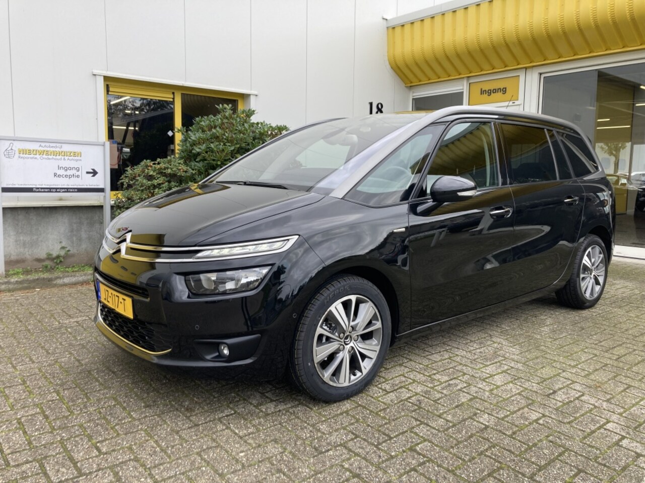 Citroën Grand C4 Picasso - 1.2 PureT. Exclusive 7 Persoons Leer Camera - AutoWereld.nl