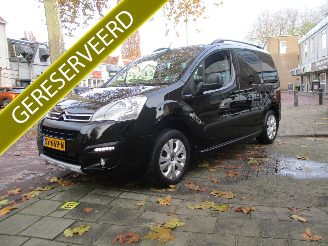 Citroën Berlingo - 1.2 PureTech Feel / AIRCO / NAVI / TREKHAAK / NW-STAAT / 61dkm - AutoWereld.nl