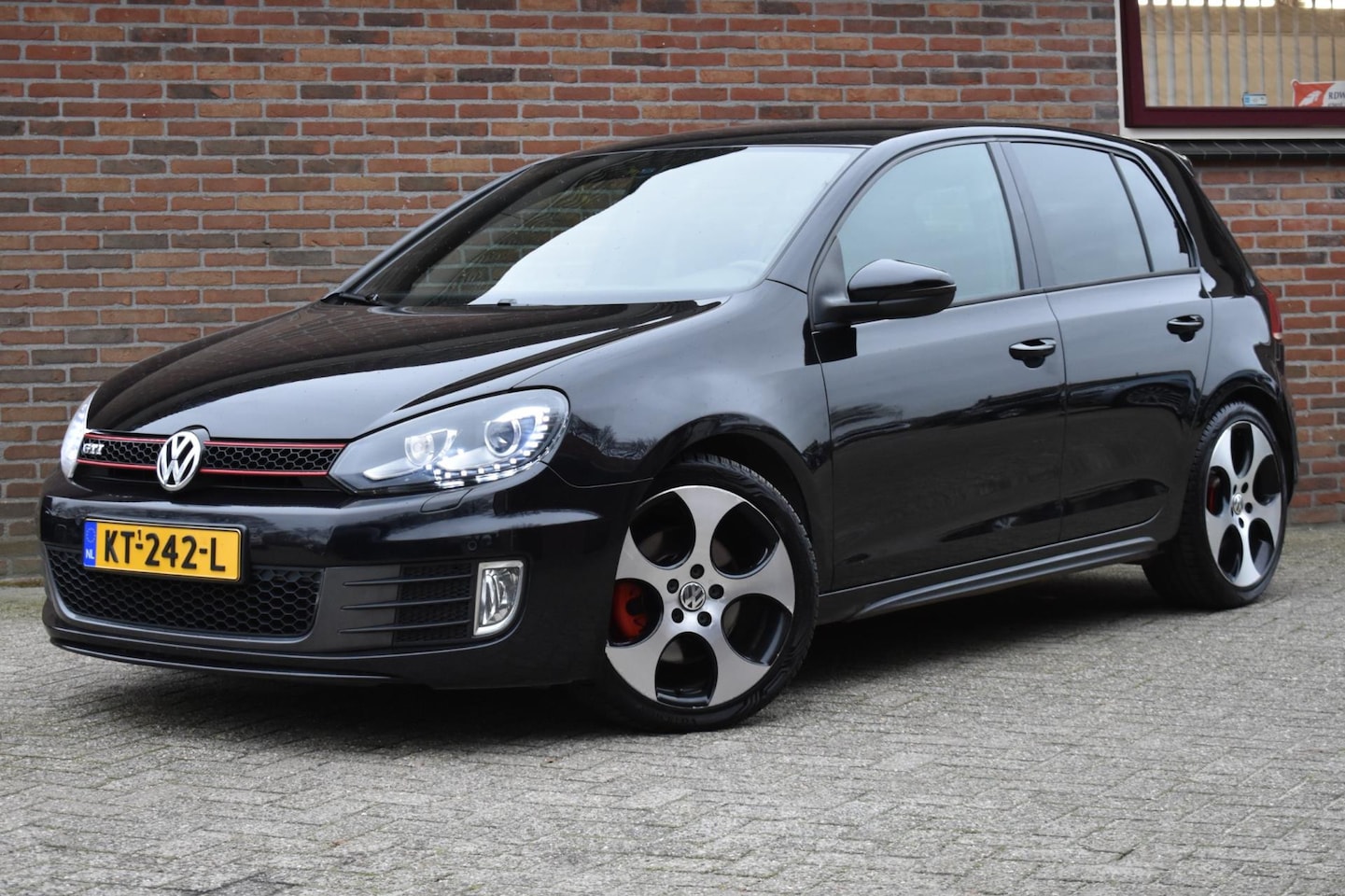 Volkswagen Golf - 2.0 GTI '10 Xenon Clima Inruil mogelijk - AutoWereld.nl