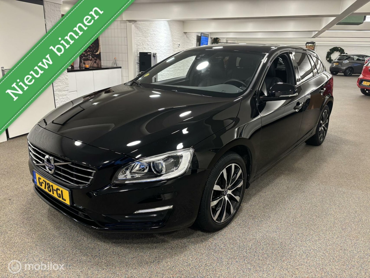 Volvo V60 - 2.0 D3 LINJE SVART - AutoWereld.nl