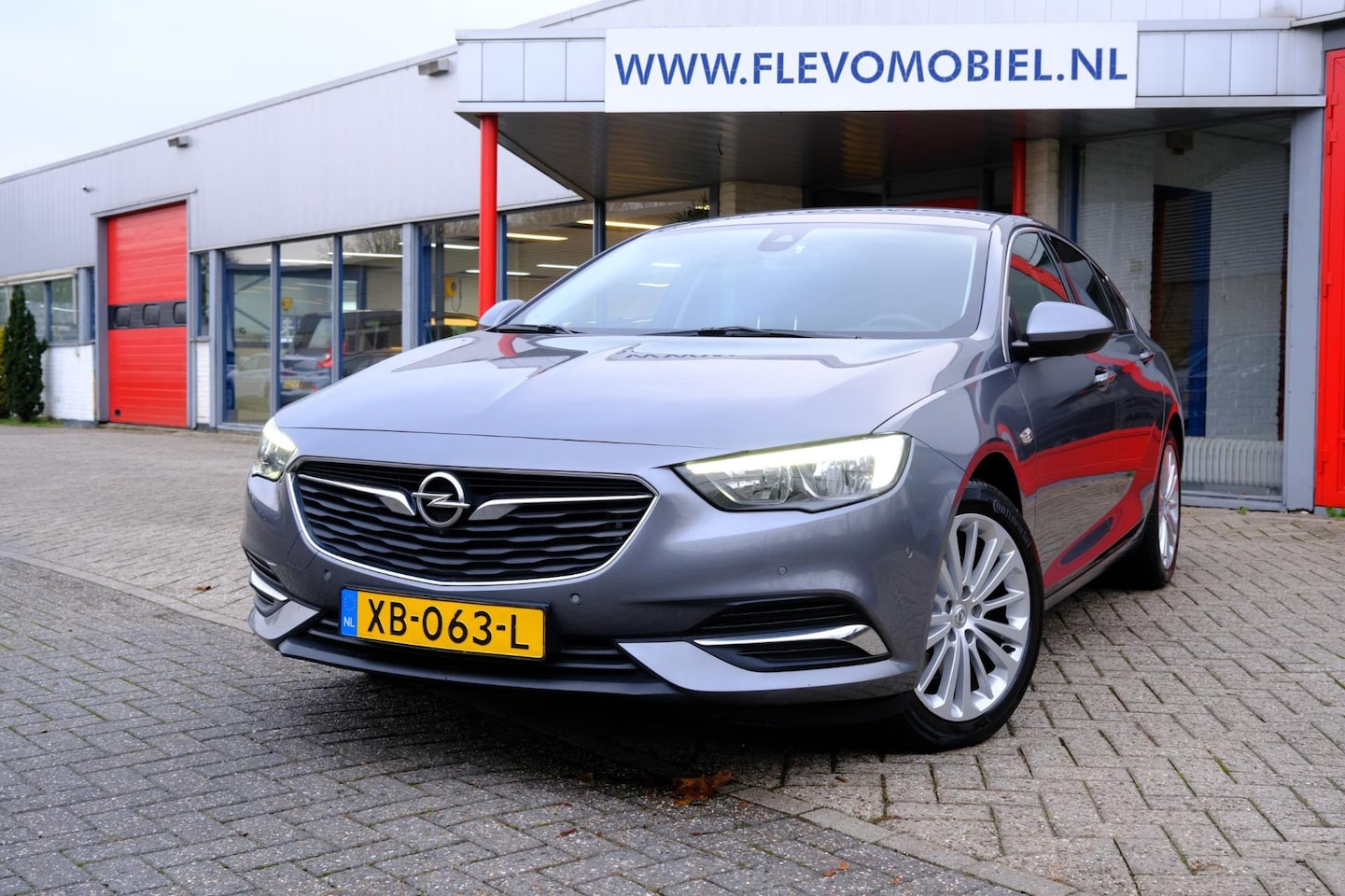 Opel Insignia Grand Sport - 1.6 Turbo 200pk Business Executive Navi|Cam|Apple CarPlay|ParkAssist - AutoWereld.nl