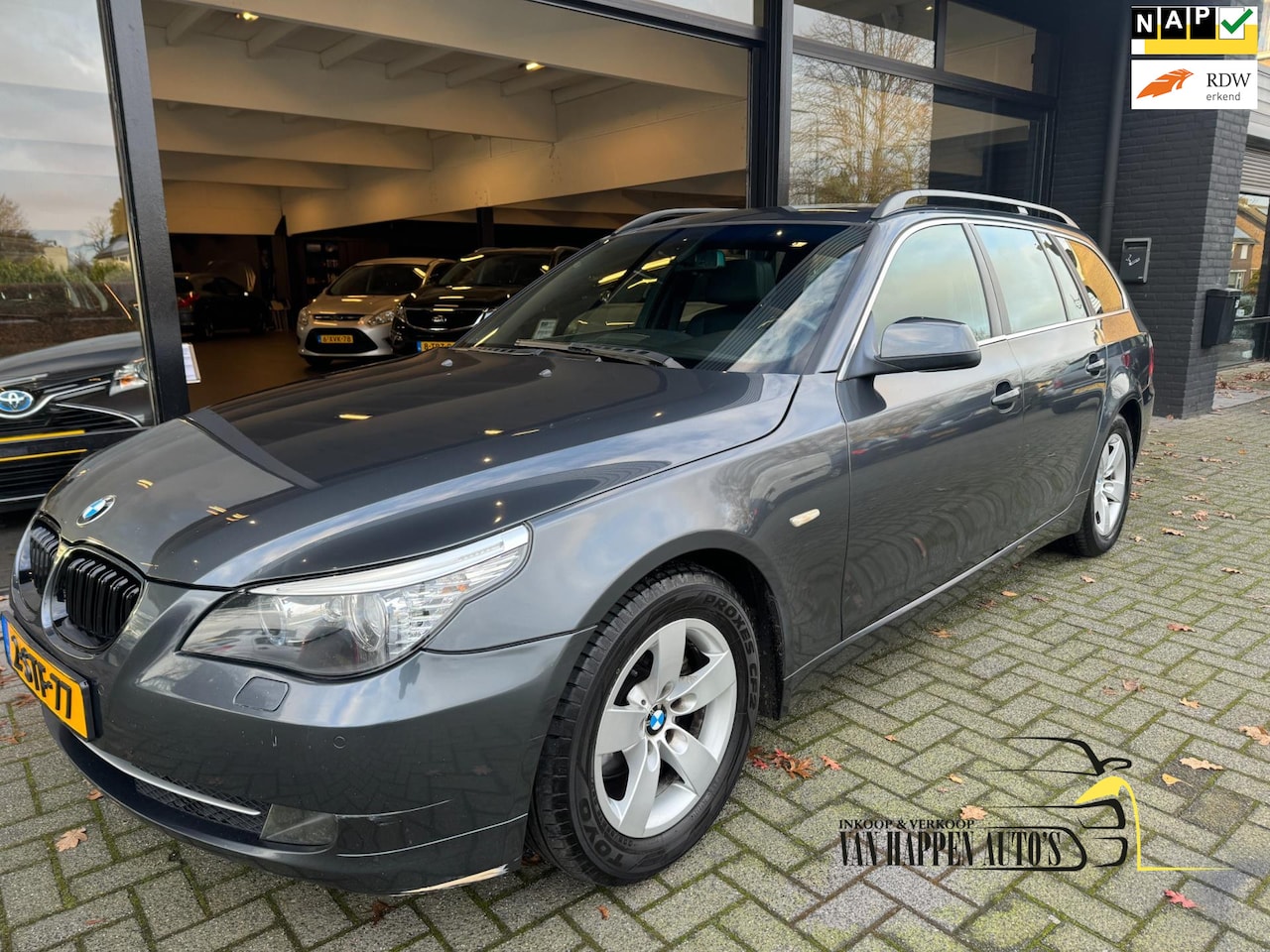 BMW 5-serie Touring - 520i Business Line Edition II / APK 9-2025 / AUTOMAAT - AutoWereld.nl