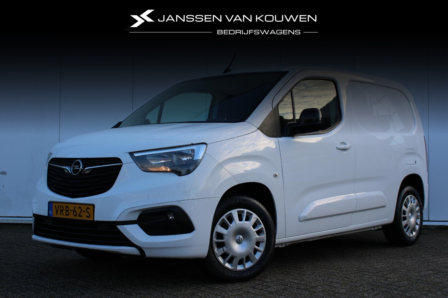 Opel Combo - 1.5D L1H1 Edition Navigatie / Parkeersensoren / Cruise-Control - AutoWereld.nl