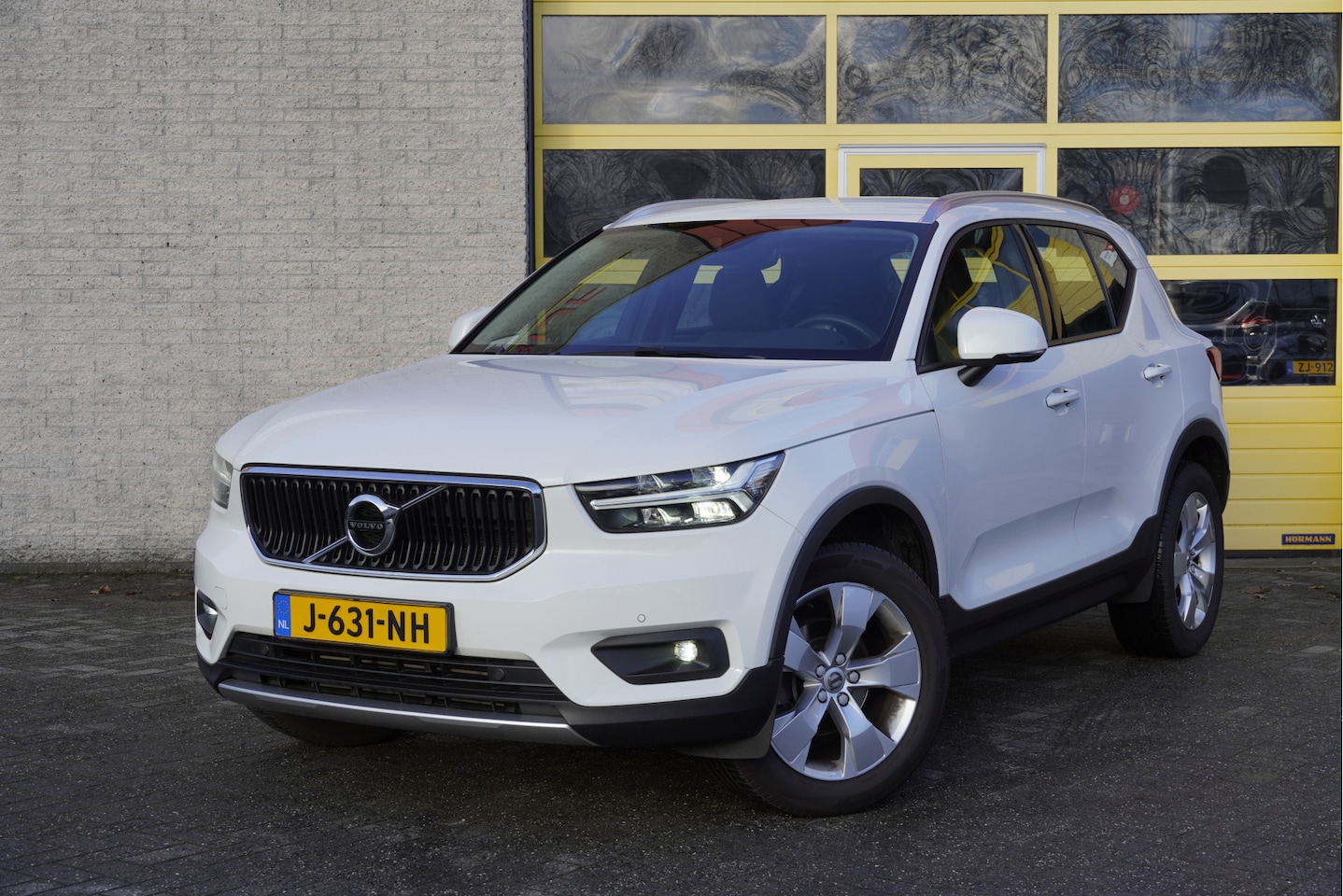 Volvo XC40 - 1.5 T2 Automaat! Business Pro BJ2020 Lmv 18" | Led | Pdc | Navi | Elek. achterklep | Virtu - AutoWereld.nl