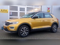 Volkswagen T-Roc - 1.0 TSI Style Bns*navi*virtuel*led*camera*pano*keyless