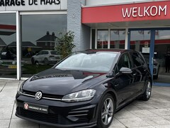 Volkswagen Golf - 1.0 TSI Highline Business R