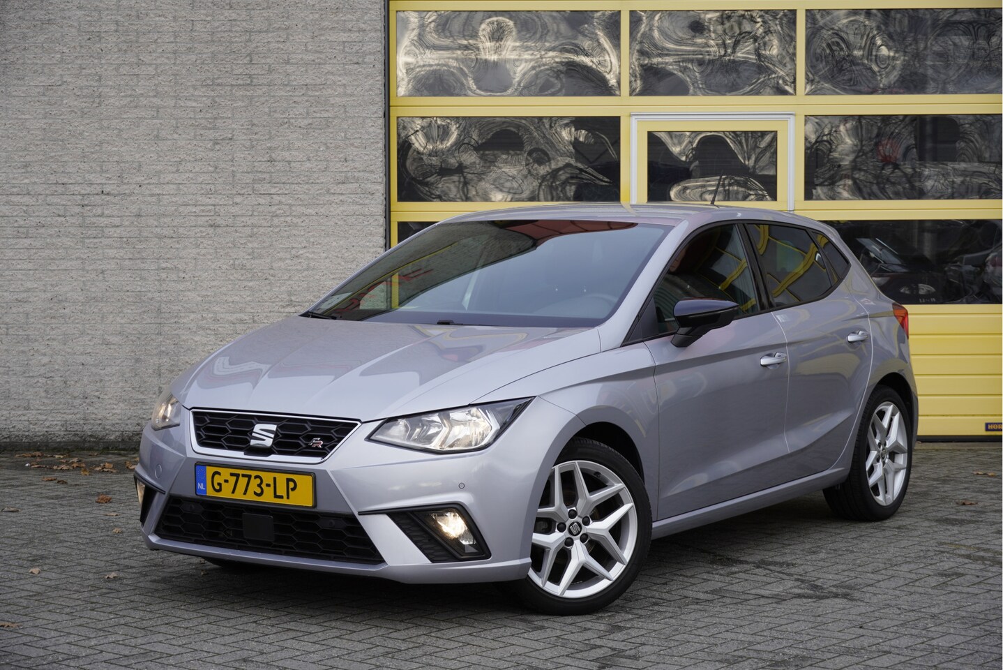 Seat Ibiza - 1.0 TSI 5drs FR Business Intense BJ2019 Lmv 17" | Led | Pdc | App-Connect | Dashboard verl - AutoWereld.nl