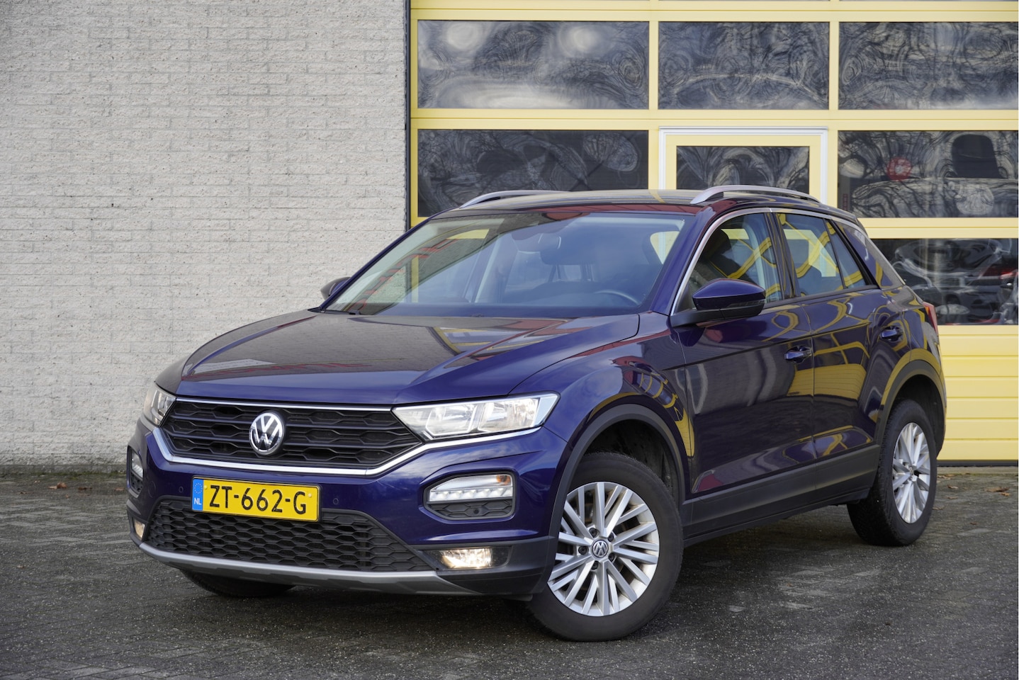 Volkswagen T-Roc - 1.5 TSI 150PK! Automaat Style BJ2019 Lmv 16" | Led | Pdc | Trekhaak | Elek. achterklep | A - AutoWereld.nl