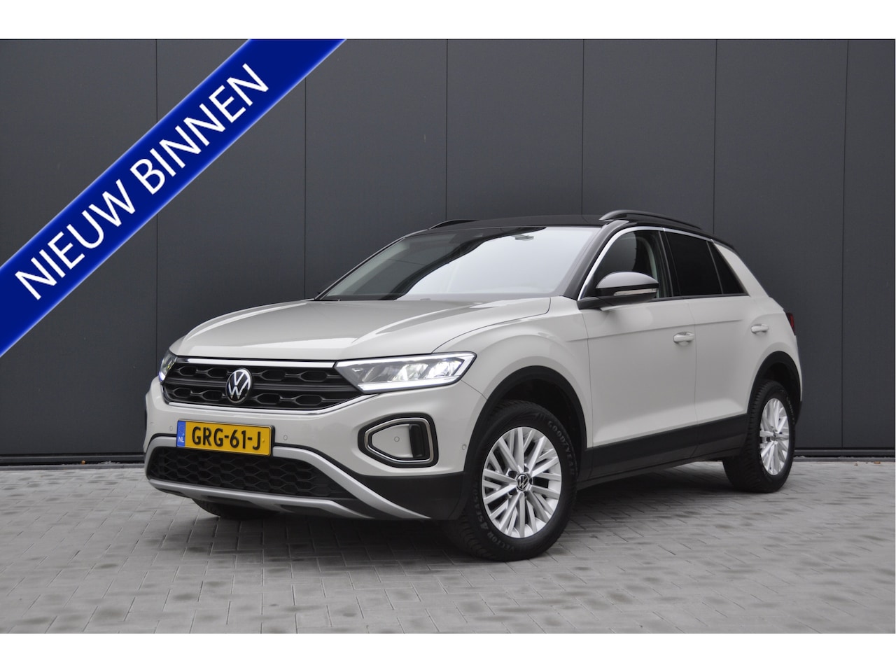 Volkswagen T-Roc - 1.5 TSI 150 Pk DSG Life ACC Carplay Virtual Cockpit - AutoWereld.nl