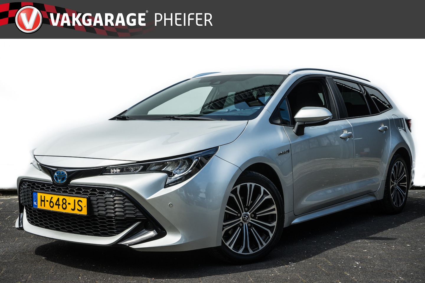 Toyota Corolla Touring Sports - 1.8 Hybrid Aut. Business Plus Full led/ 17" Lmv/ Carplay/ Navigatie app/ Camera/ Stoelverw - AutoWereld.nl