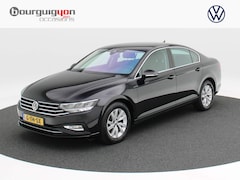 Volkswagen Passat - 1.5 TSi 150 Pk Automaat Comfort Business | Navigatie | Adaptive Cruise | 16 Inch | Parkeer