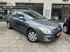 Hyundai i30 CW - 1.6i Dynamic Trekhaak Navigatie Clima NAP