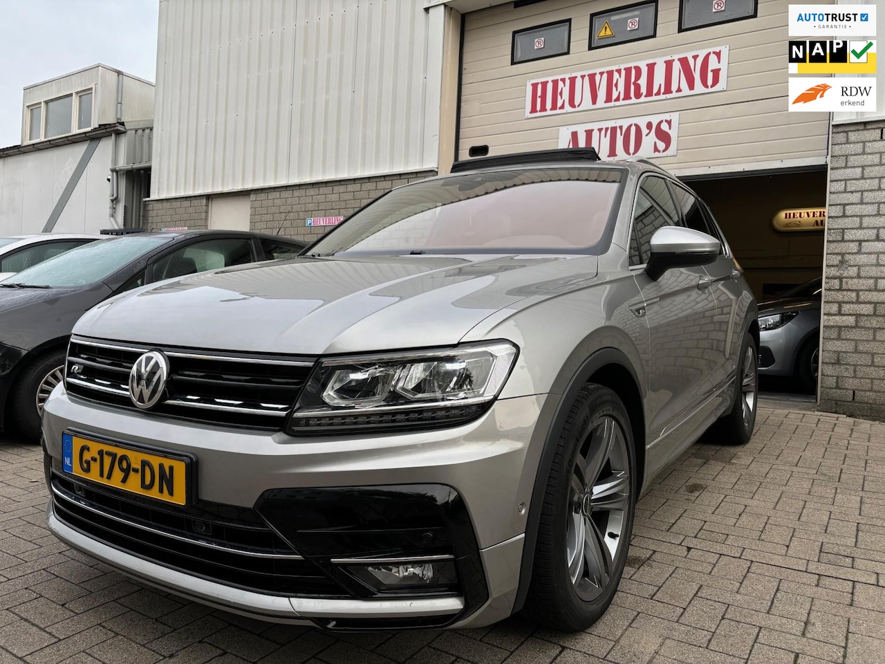 Volkswagen Tiguan - 1.5 TSI DSG 3X R-LINE PANARAMADAK - AutoWereld.nl