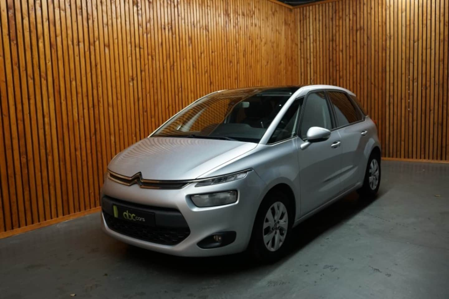 Citroën C4 Picasso - 1.6 e-HDI TENDANCE AUTOMAAT/ PANODAK - AutoWereld.nl