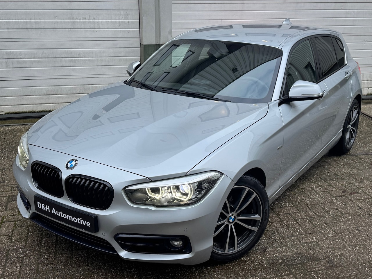 BMW 1-serie - 118i M pakket Sport Line Shadow Auto/Xenon/Led/Cruisec/Navi - AutoWereld.nl