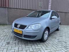 Volkswagen Polo - 1.6-16V Optive 5drs. Clima Cruise