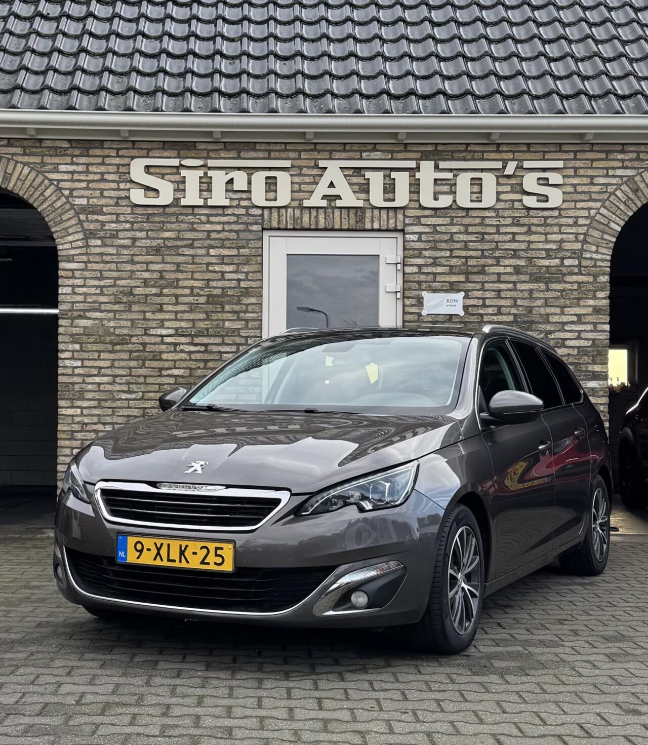 Peugeot 308 SW - 1.2 e-THP Allure Bj 2014 mooie ruime auto - AutoWereld.nl