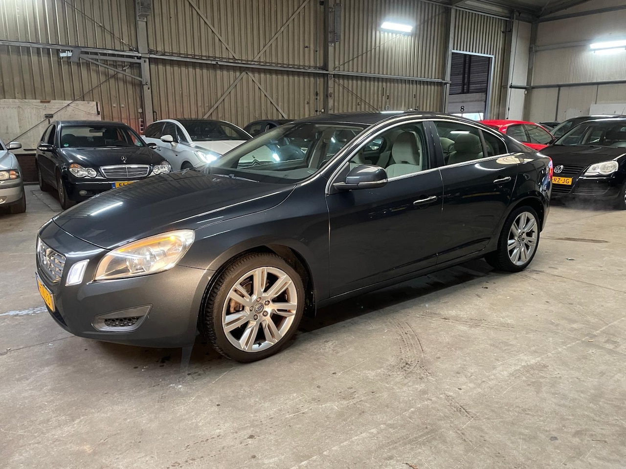 Volvo S60 - 1.6 T4F Momentum 1.6 T4F Momentum - AutoWereld.nl