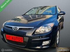 Hyundai i30 - 1.6i Dyn Airco Trekhaak nw banden allseas nw APK