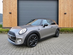 MINI Cooper - 1.5 Business *Vol leder *Navi *Cruise * 17 inch