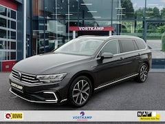 Volkswagen Passat Variant - 1.4 TSI DSG GTE PANO-DAK/TREKHAAK/CAMERA/NAVI/ACC/STOELVERW