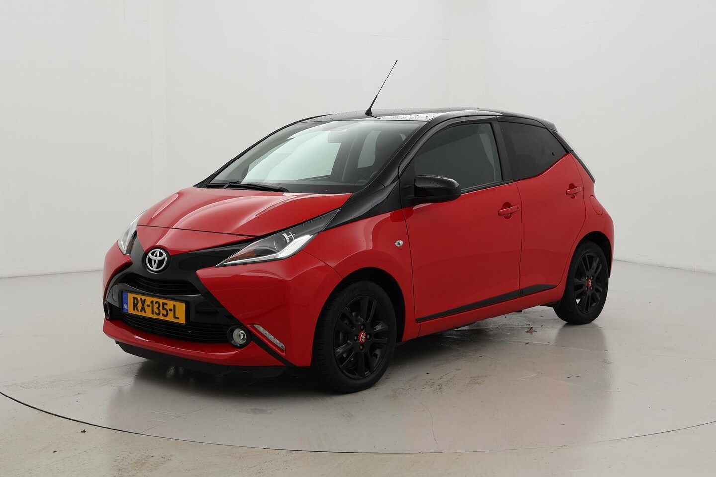 Toyota Aygo - 1.0 VVT-i x-cite 1.0 VVT-i x-cite 5drs - AutoWereld.nl