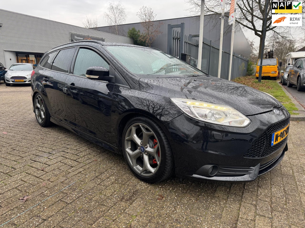 Ford Focus Wagon - 2.0 EcoBoost ST-3 2e eigenaar 128.177 km, veel vernieuwd, groot onderhoud gehad, perfect e - AutoWereld.nl