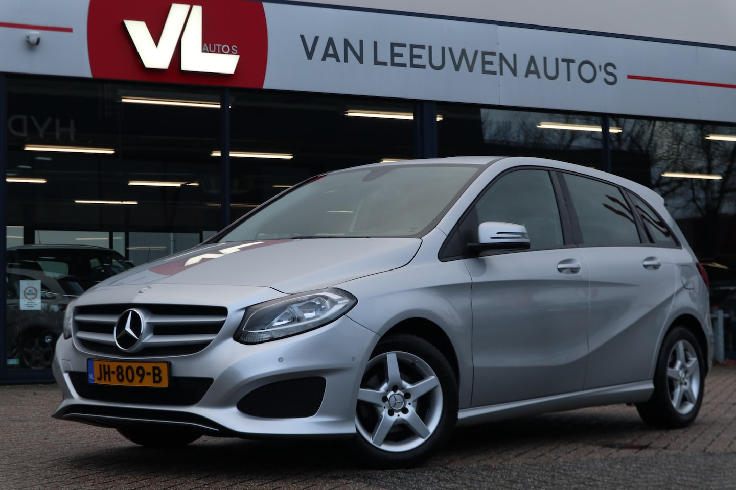 Mercedes-Benz B-klasse - 180 Ambition | Nieuw Binnen! | Navi | Stoelverwarming | Cruise - AutoWereld.nl