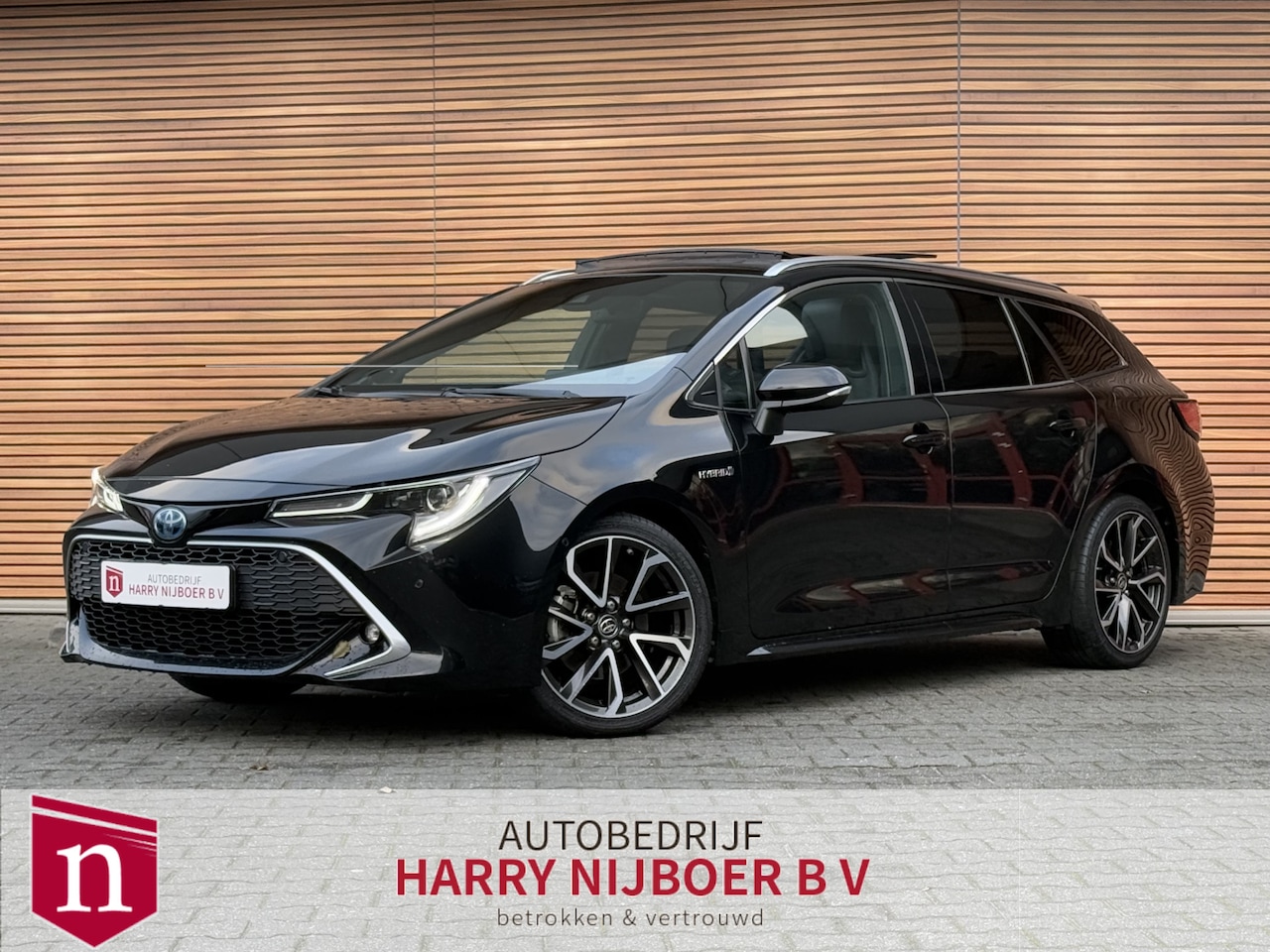 Toyota Corolla Touring Sports - 2.0 Hybrid Executive JBL Panoramadak / JBL / Camera - AutoWereld.nl