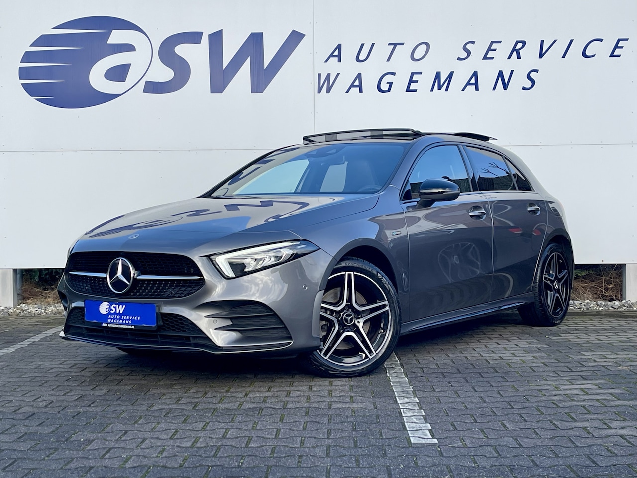 Mercedes-Benz A-klasse - 250 e Business Solution AMG Limited | Pano | Ambient Light | 360* Camera | CarPlay | LED | - AutoWereld.nl