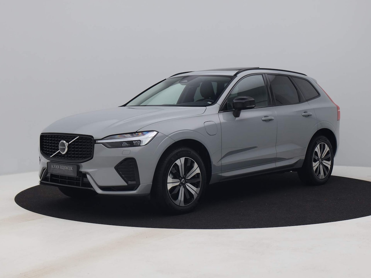 Volvo XC60 - 2.0 Recharge T6 AWD Plus Dark | PANO | MEMORY | FACELIFT | STOEL+STUURVERW. - AutoWereld.nl