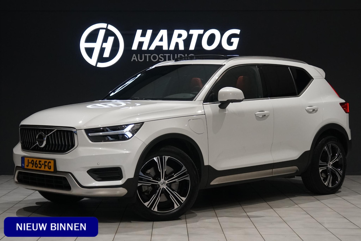 Volvo XC40 - 1.5 T5 Twin Engine Inscription 262PK + 360 CAMERA / PANORAMA / ADAPTIVE CRUISE - AutoWereld.nl