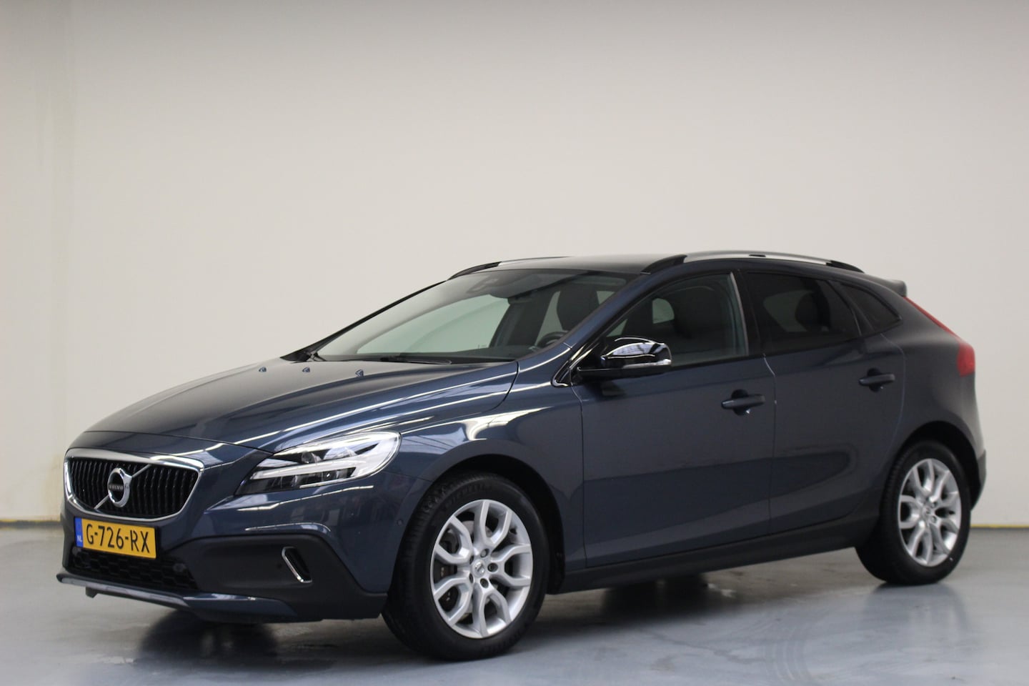 Volvo V40 Cross Country - T3 Polar+ Luxury | Rijklaarprijs | Trekhaak | - AutoWereld.nl