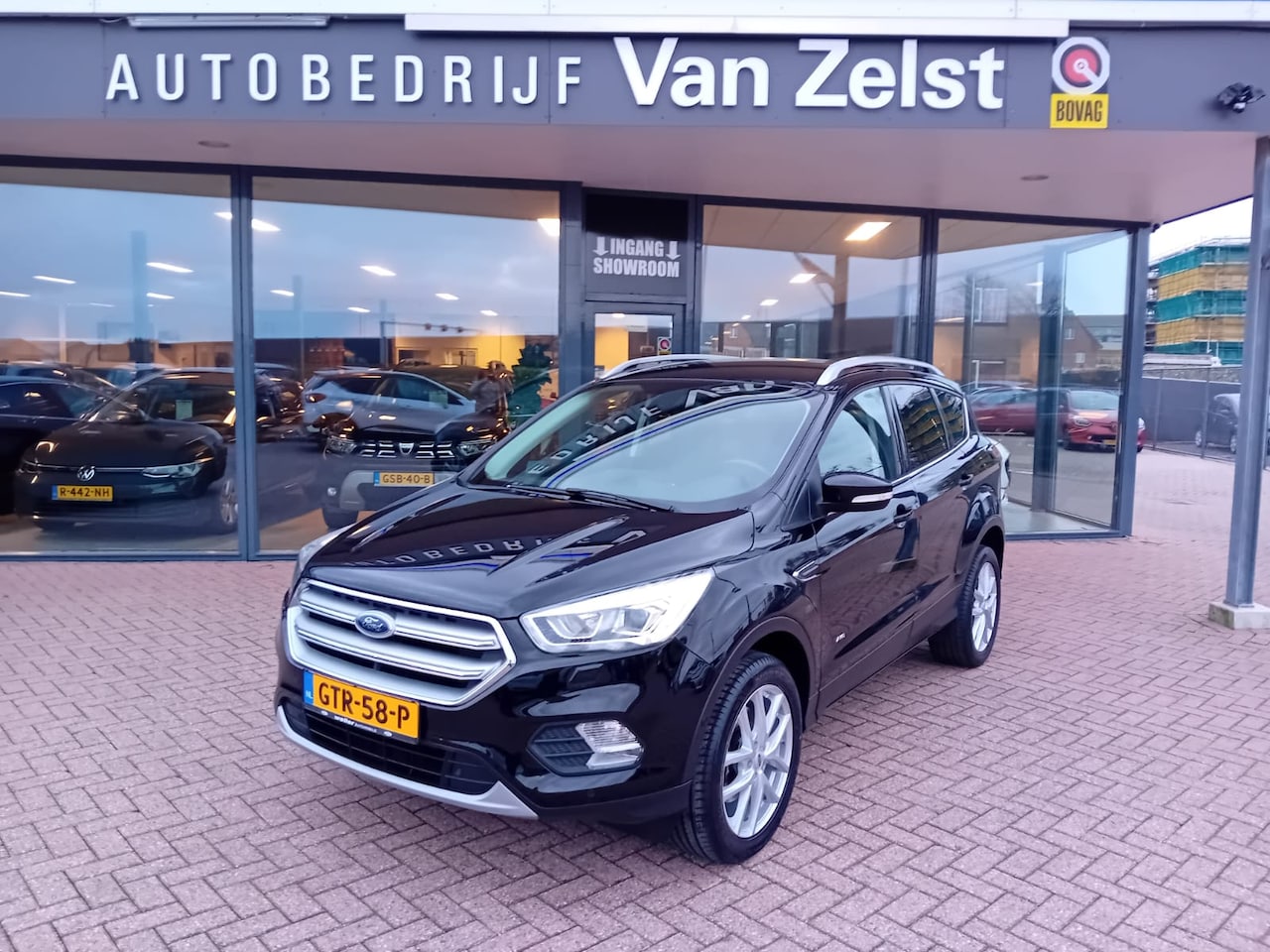 Ford Kuga - 1.5 EcoBoost Titanium Automaat AWD, Airco(automatisch), Multimediasysteem(Sync), Navigatie - AutoWereld.nl