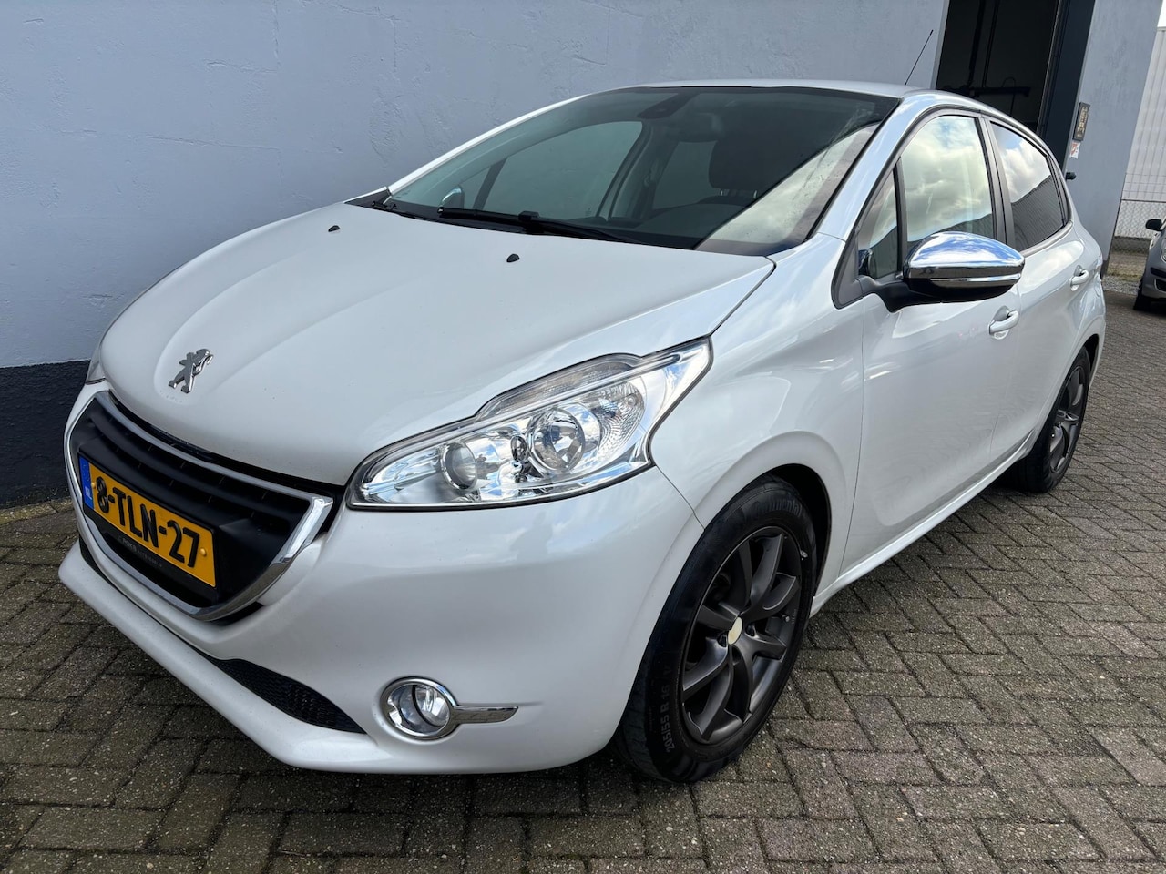 Peugeot 208 - 1.2 e-VTi Active 5-deurs Automaat - Cruise Control - Navigatie - AutoWereld.nl