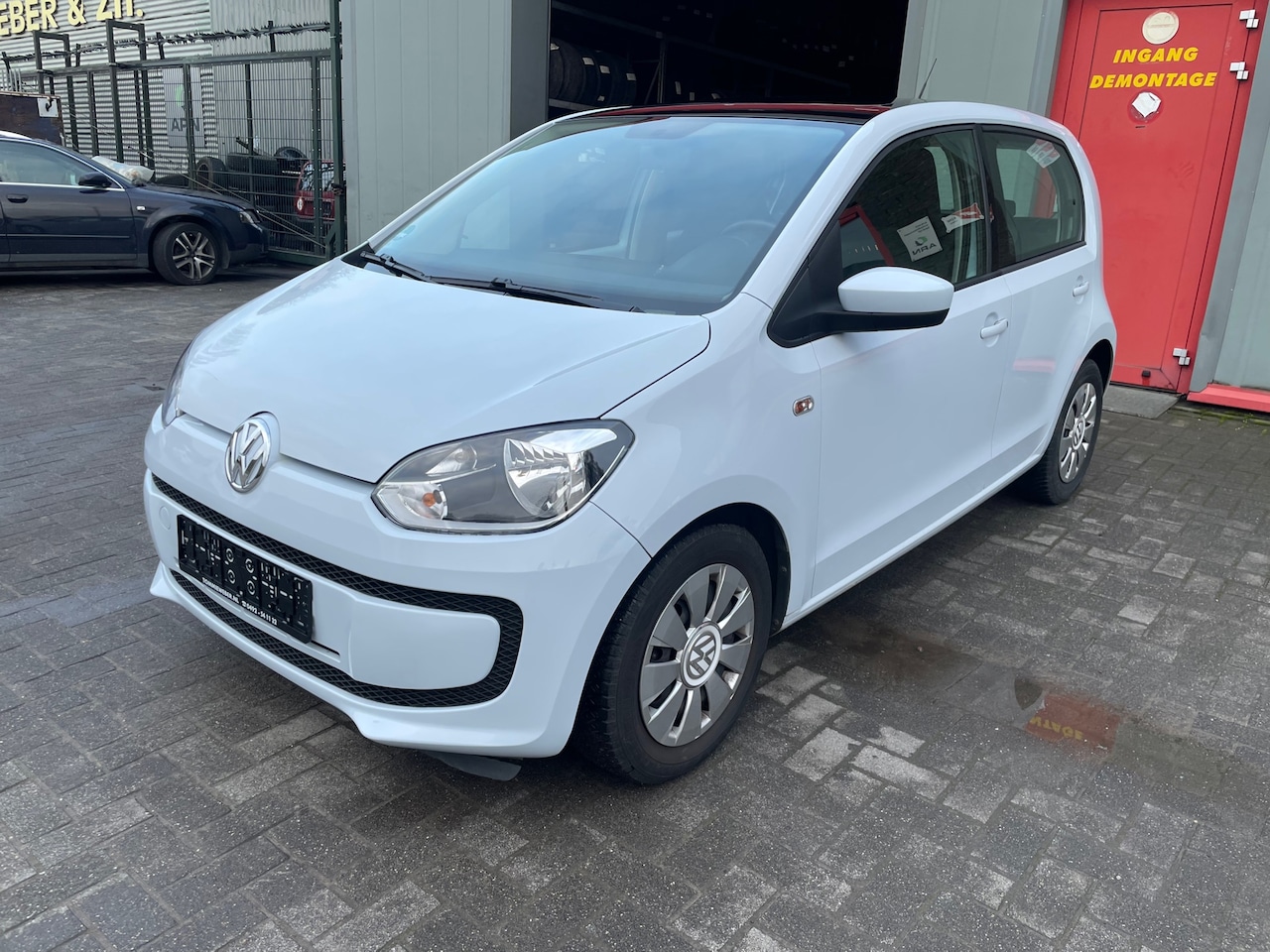 Volkswagen Up! - 1.0 groove up! BlueMotion 1.0 groove up! BlueMotion - AutoWereld.nl