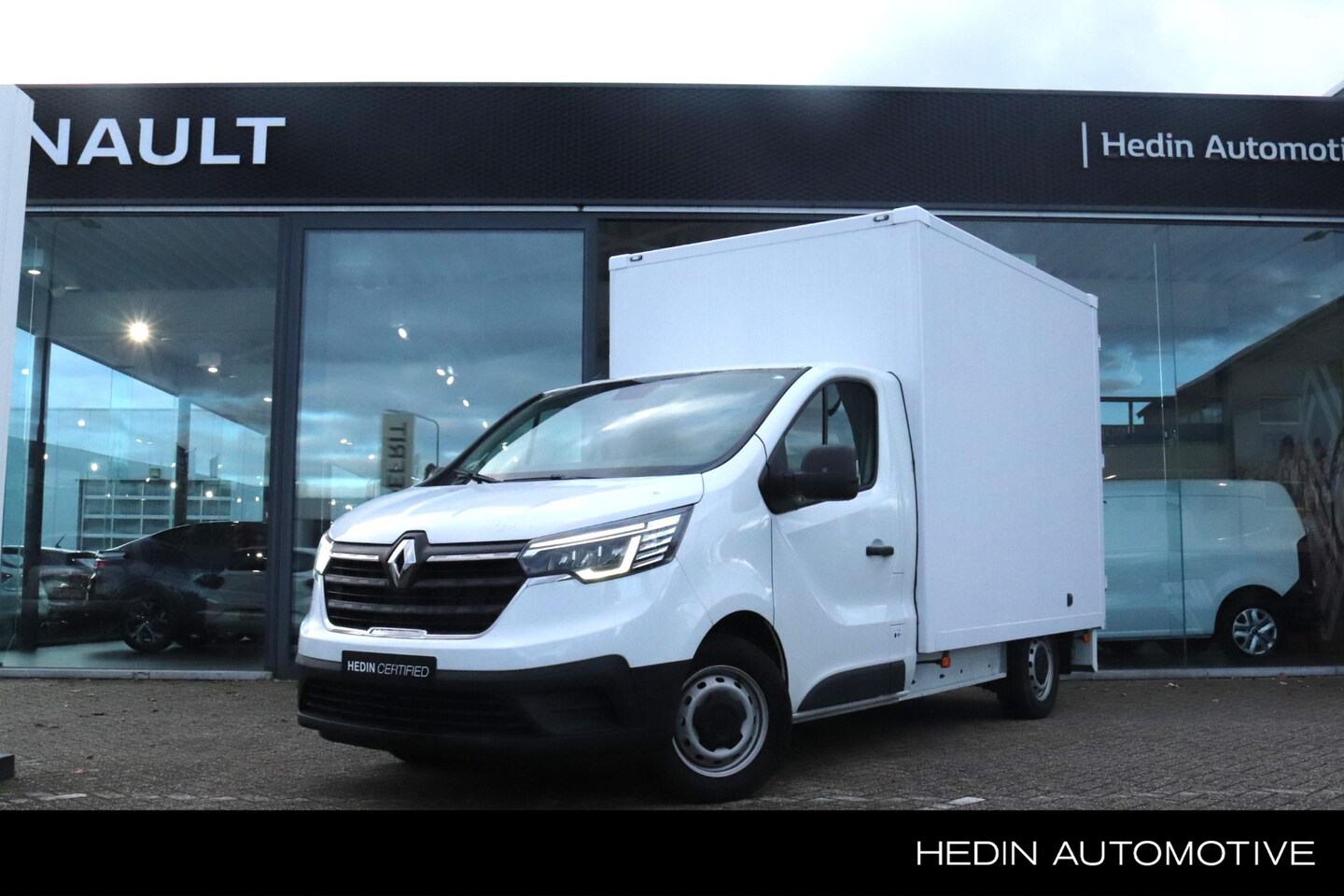 Renault Trafic - 2.0 dCi 150 Plancher Cabine T29 L2H1 Comfort Plancher Cabine uit voorraad leverbaar. - AutoWereld.nl