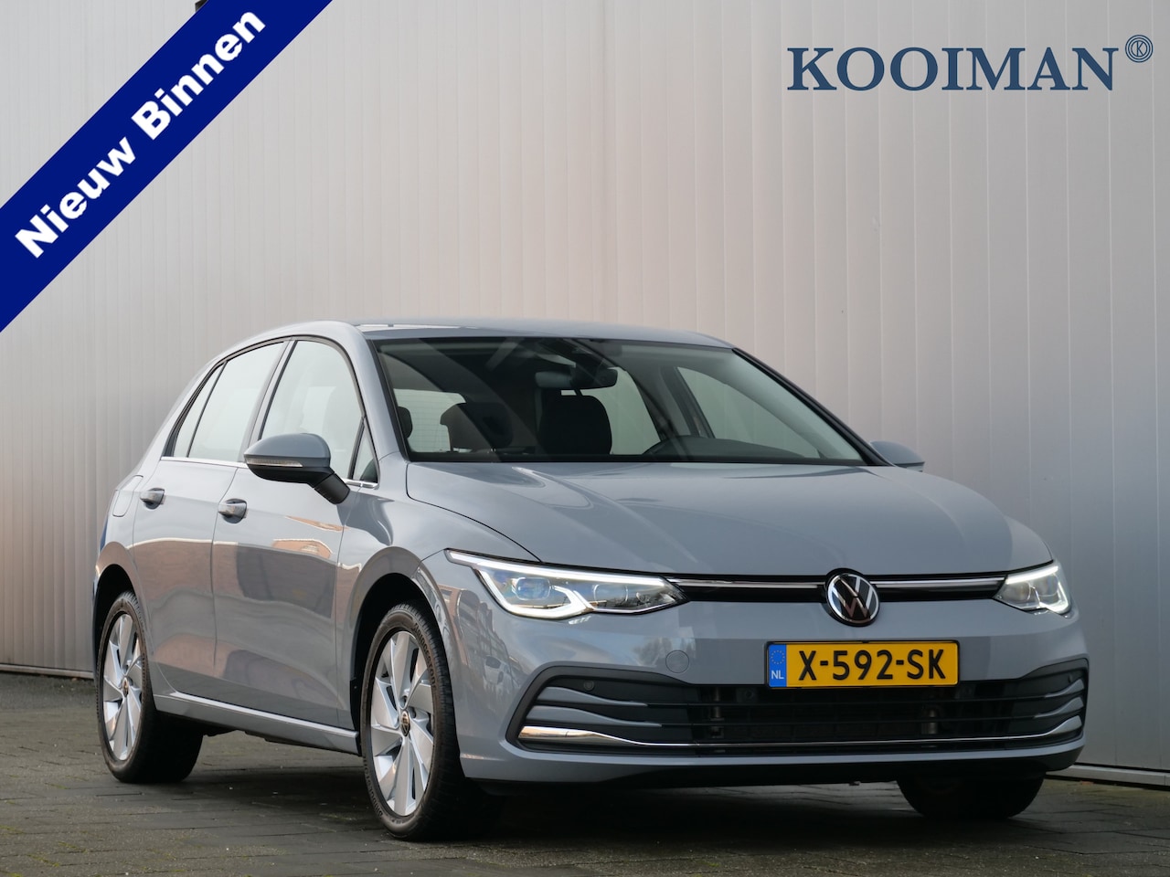 Volkswagen Golf - 1.4 eHybrid Style 150 Pk Automaat Navigatie / DAB / Apple Carplay / Stoelverwarming - AutoWereld.nl