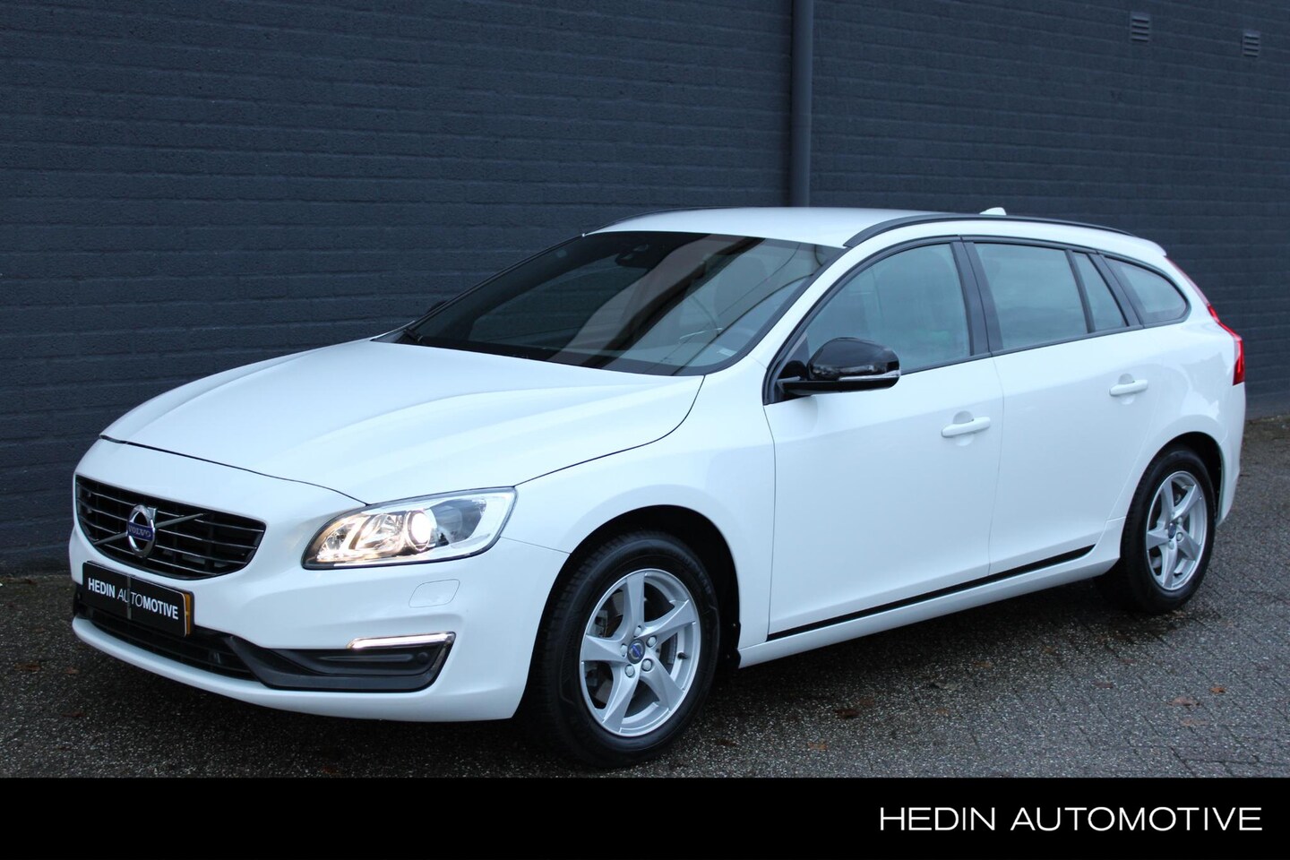 Volvo V60 - 1.5 T3 Polar+ Dynamic NL-Auto | Automaat | Navigatie | Camera | Climate Controle | Stoel e - AutoWereld.nl