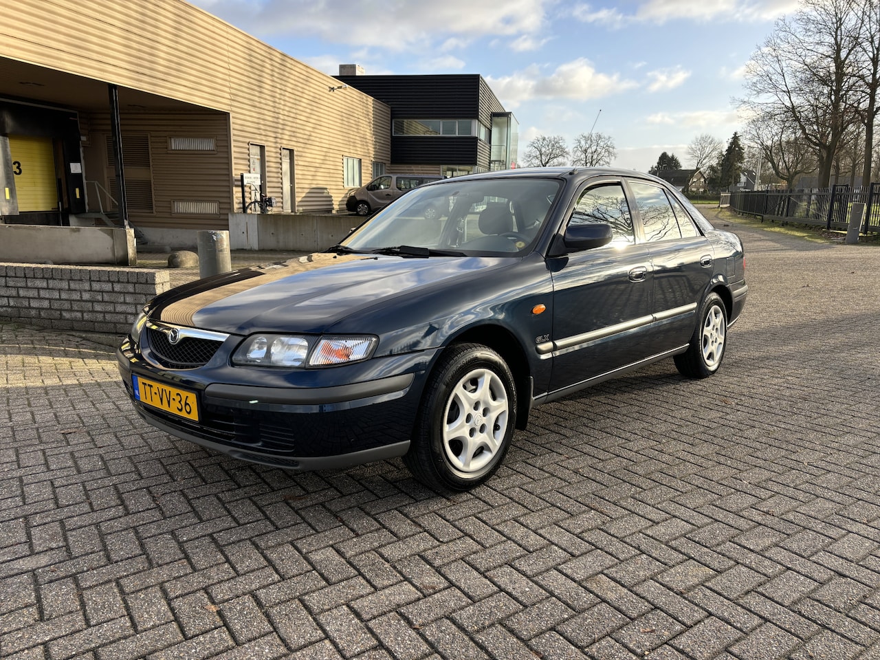 Mazda 626 - 2.0i GLX Sedan [ airco,audio,trekhaak ] - AutoWereld.nl