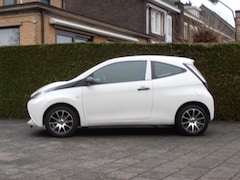 Toyota Aygo - 1.0 VVT-i x