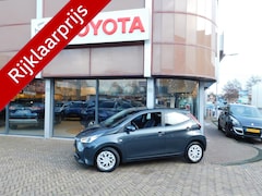 Toyota Aygo - 1.0 VVT-i x-play | Unieke Kilometerstand | Achteruitrijcamera |