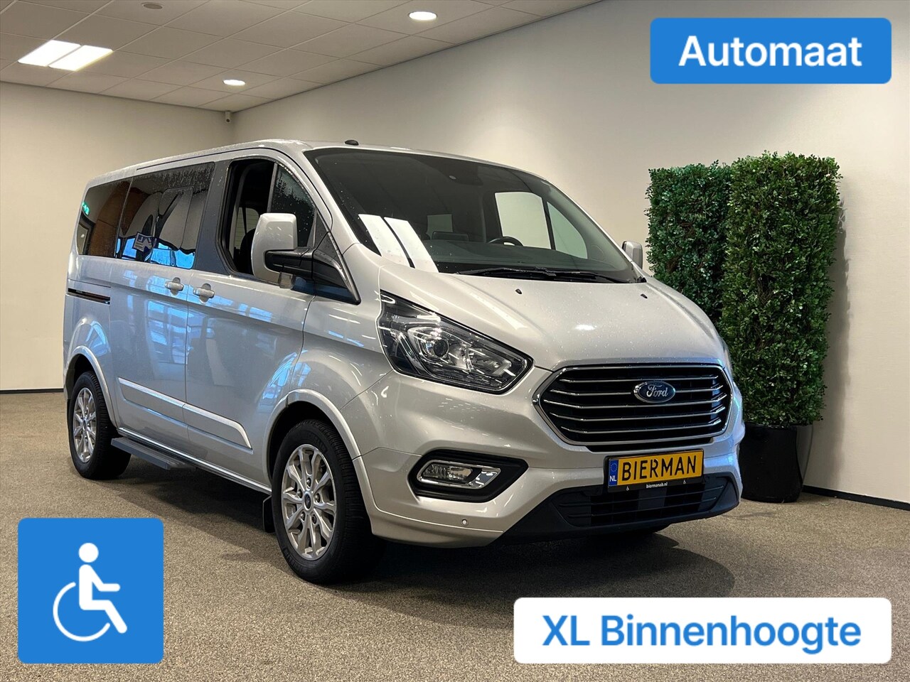 Ford Tourneo Connect - Custom L2H1 Rolstoelbus Automaat Bodemverlaging - AutoWereld.nl