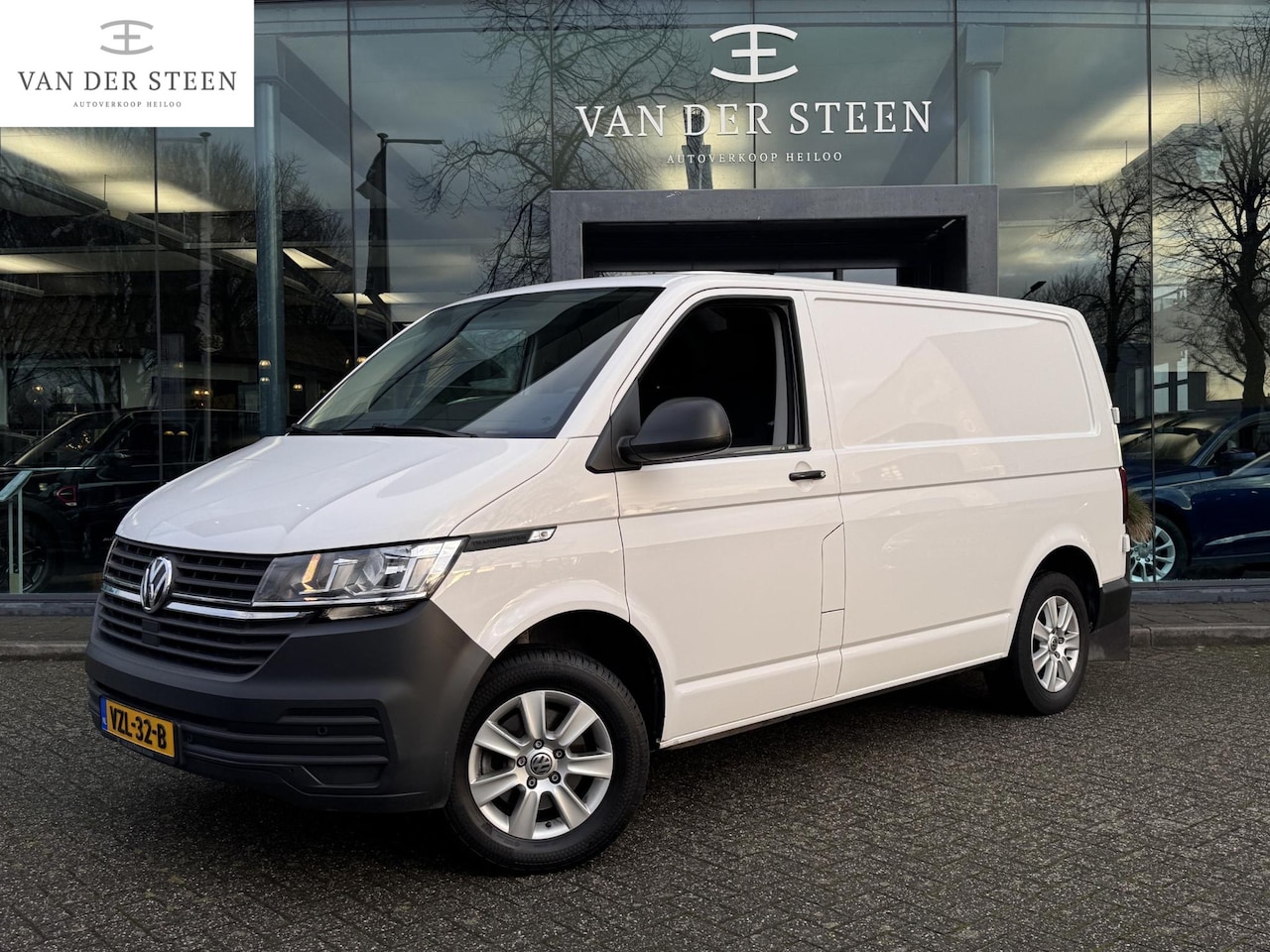 Volkswagen Transporter - 2.0 TDI L1H1 28 Stoelverwarming | NL Auto | 1e Eigenaar - AutoWereld.nl