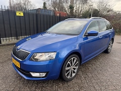 Skoda Octavia Combi - 1.2 TSI Autom/Tiptr DSG Greentech Edition Businessline Stoelverw/Clima/Navi