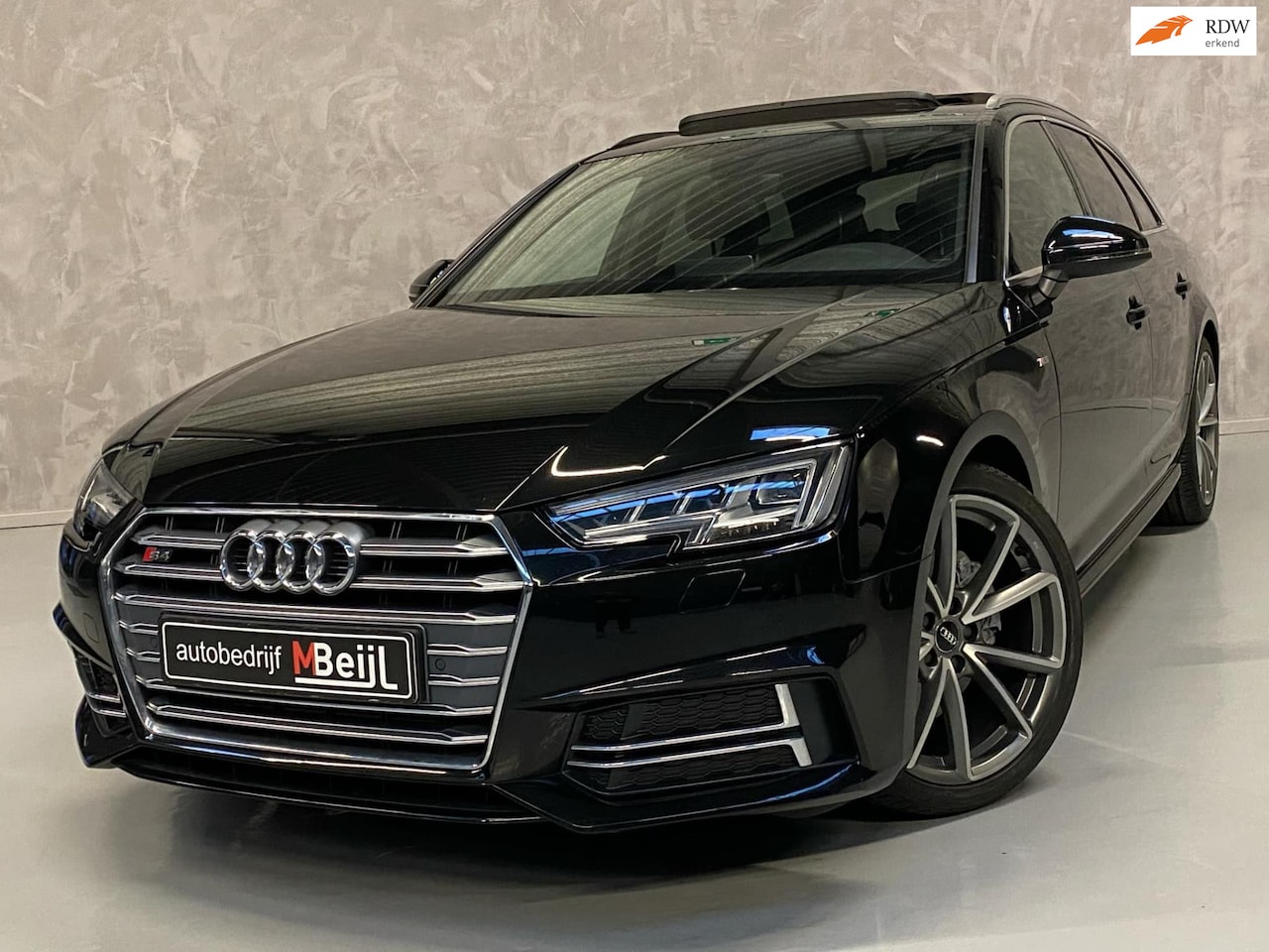 Audi A4 Avant - 2.0 TFSI ultra Sport Pro Line S /3 X S-Line /Pano /Camera /trekhaak - AutoWereld.nl